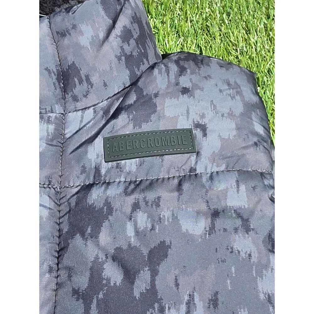 Abercrombie Kids Gray Camo Puffer Fleece Lined Vest Size 5/6 NWT